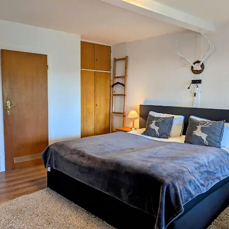 Weißer Hirsch Im Haus Sabine